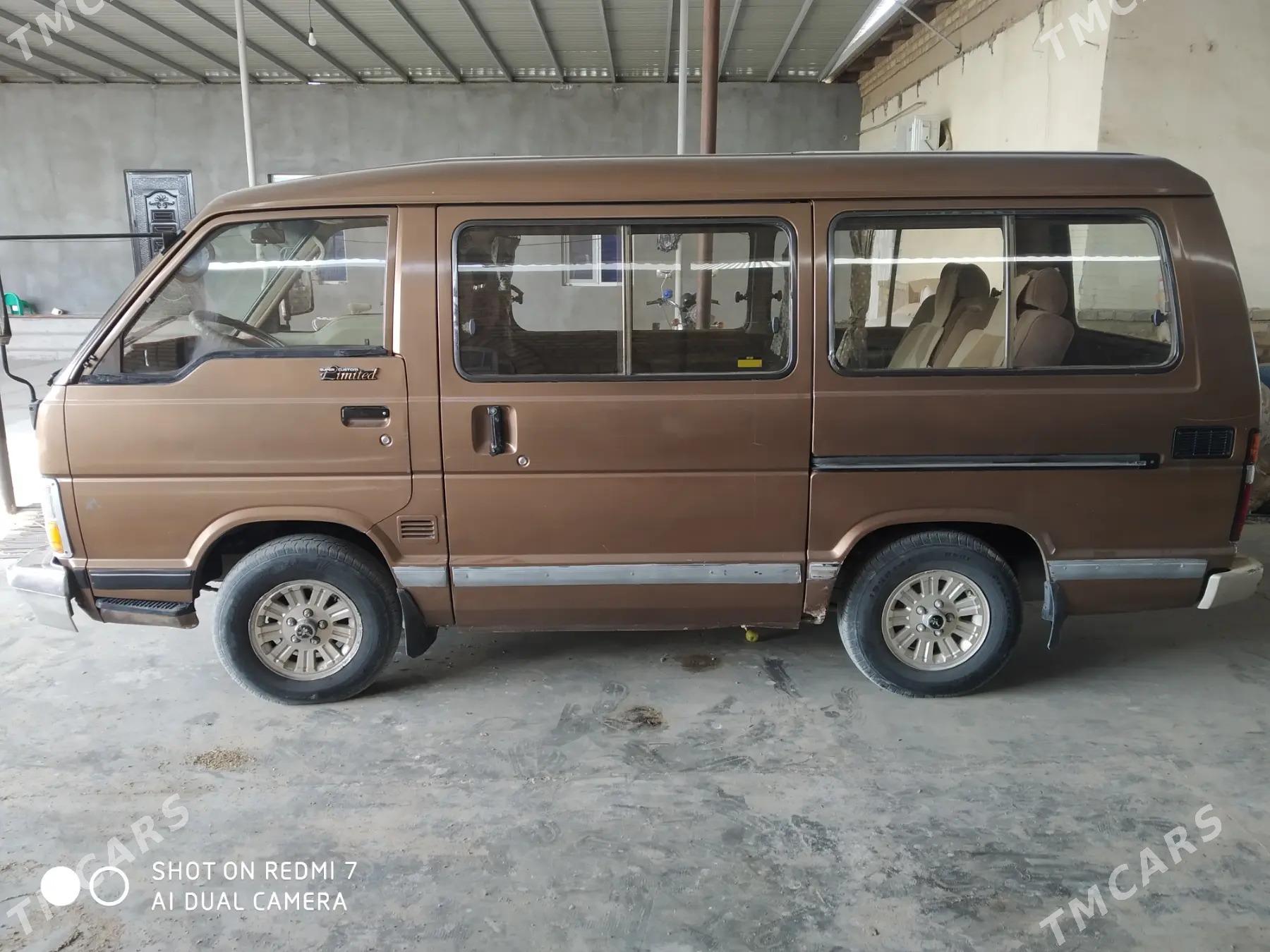 Toyota Hiace 1989 - 85 000 TMT - Мары - img 3
