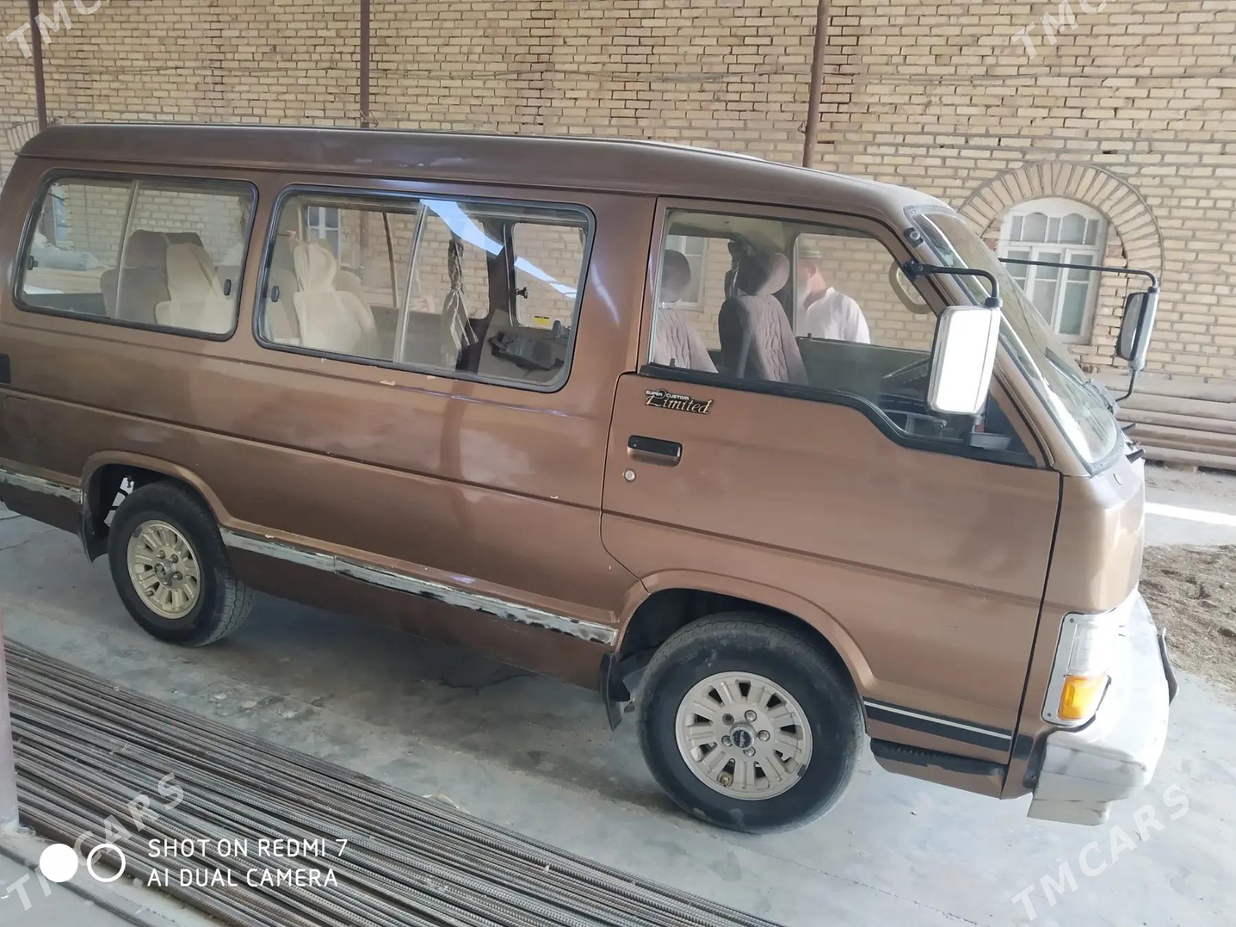 Toyota Hiace 1989 - 85 000 TMT - Мары - img 2