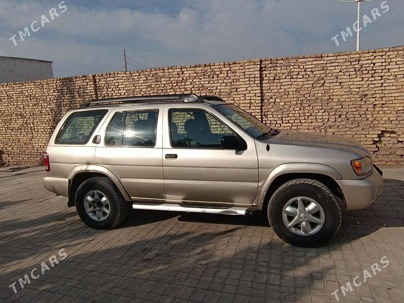 Nissan Pathfinder 2002 - 105 000 TMT - Фарап - img 2