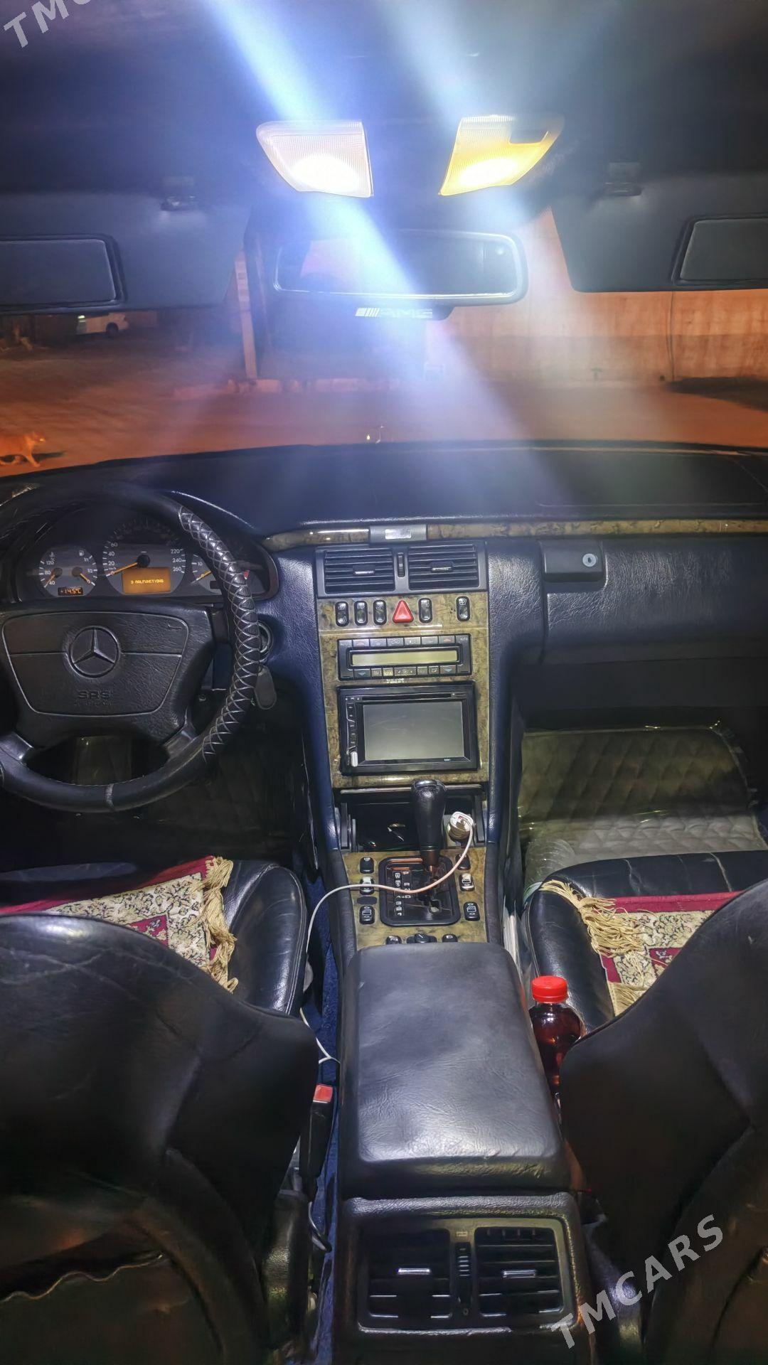 Mercedes-Benz E320 1996 - 95 000 TMT - Туркменбаши - img 9