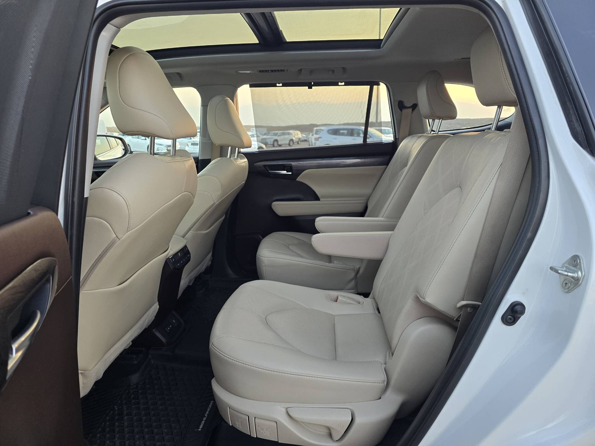 Toyota Highlander 2022 - 735 000 TMT - Ашхабад - img 5