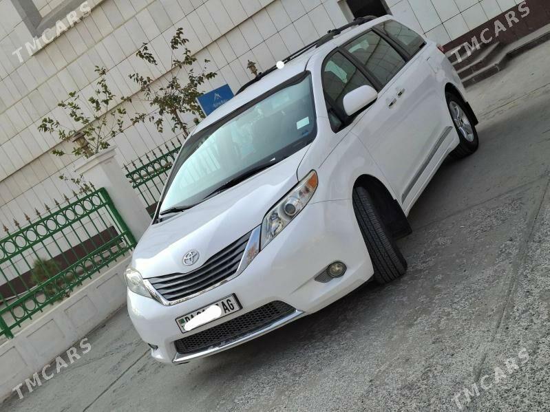 Toyota Sienna 2015 - 397 000 TMT - Ашхабад - img 4
