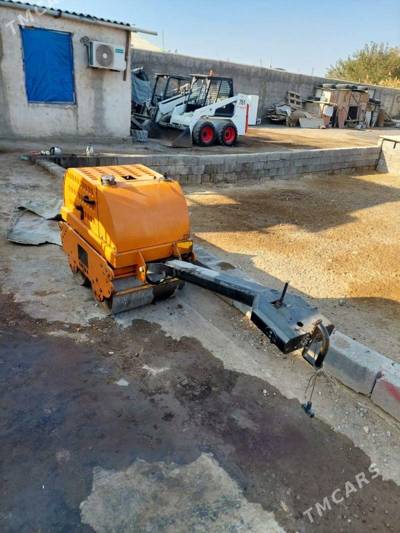 JCB 3CX ECO 2006 - 35 000 TMT - Гарадамак - img 2