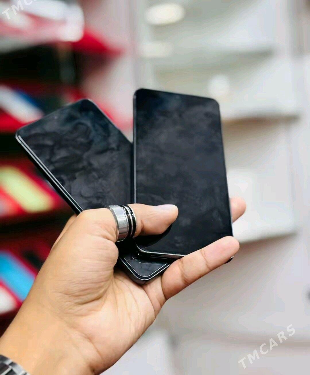 S23 8/256 - Mary - img 4