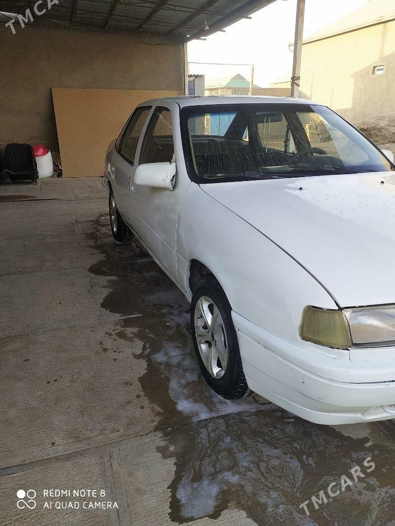 Opel Vectra 1990 - 33 000 TMT - Теджен - img 2