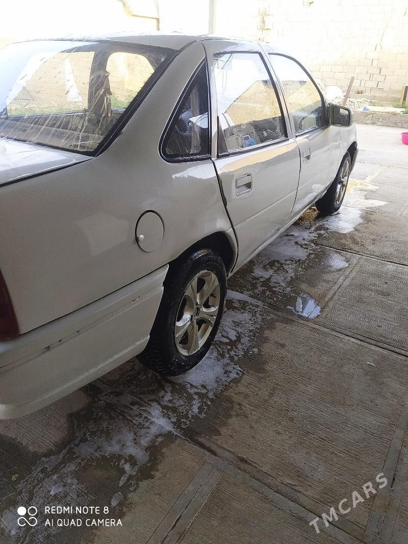 Opel Vectra 1990 - 33 000 TMT - Теджен - img 5
