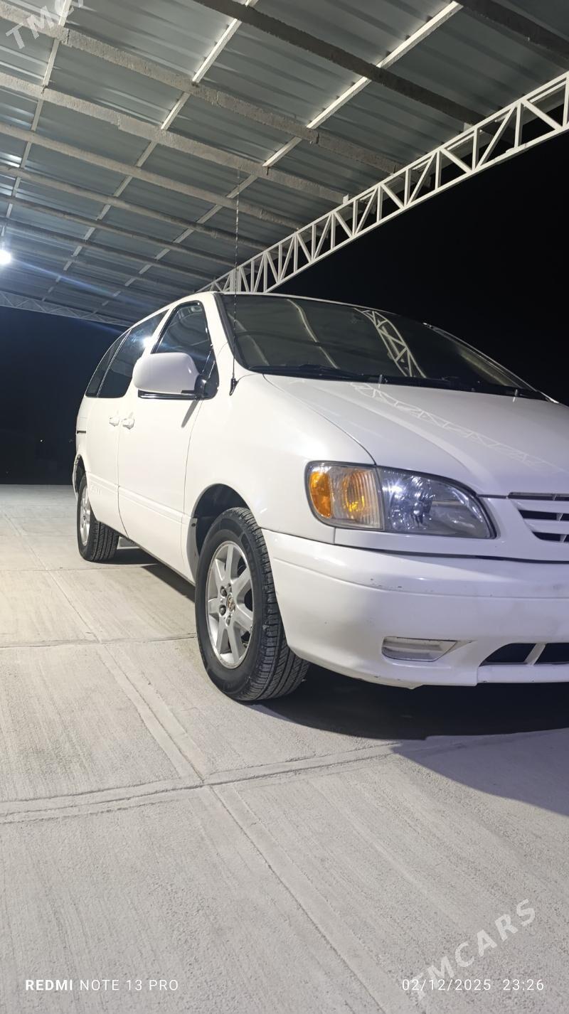 Toyota Sienna 2001 - 170 000 TMT - Бахарден - img 2