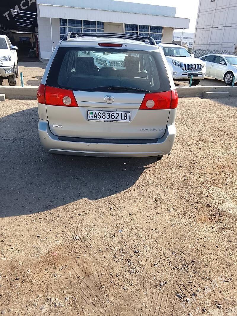Toyota Sienna 2009 - 200 000 TMT - Сакар - img 4