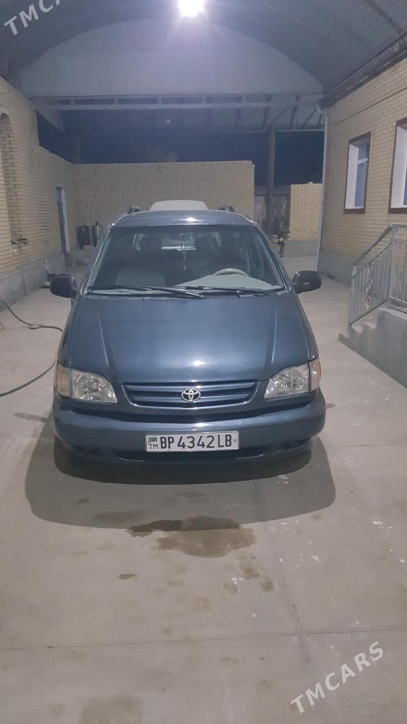 Toyota Sienna 2000 - 150 000 TMT - Койтендаг - img 3