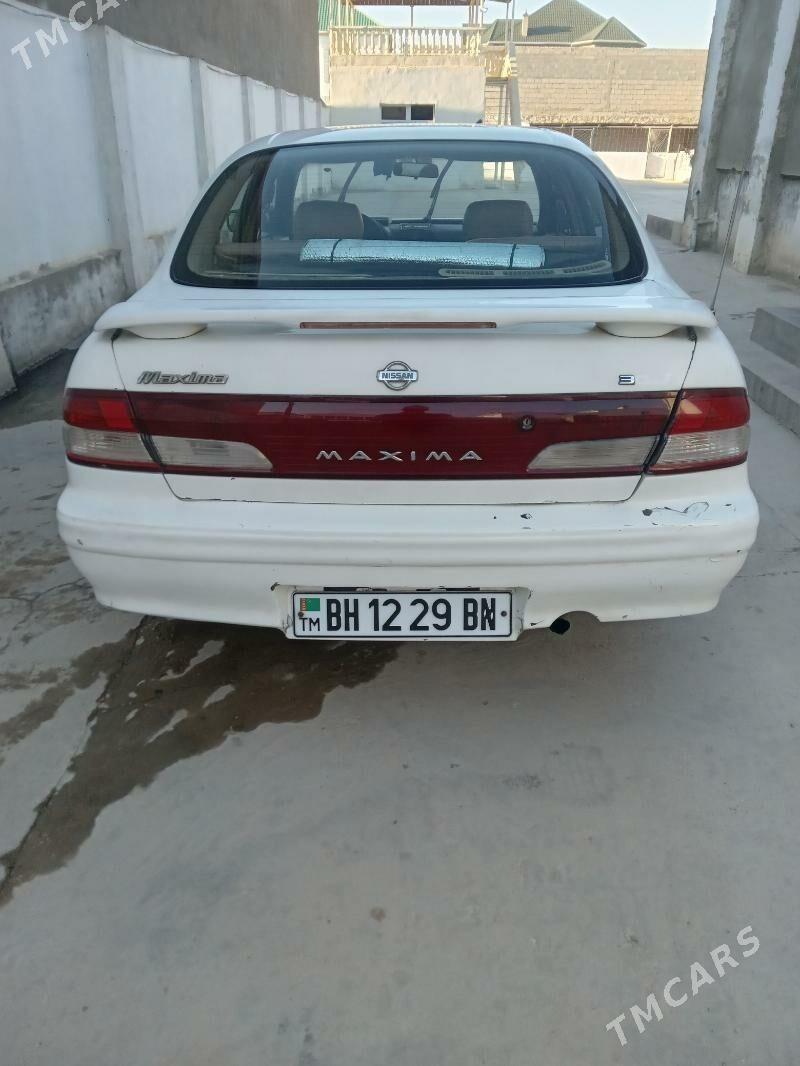 Nissan Maxima 1999 - 34 000 TMT - Балканабат - img 4