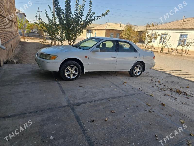 Toyota Camry 1998 - 114 000 TMT - Теджен - img 3