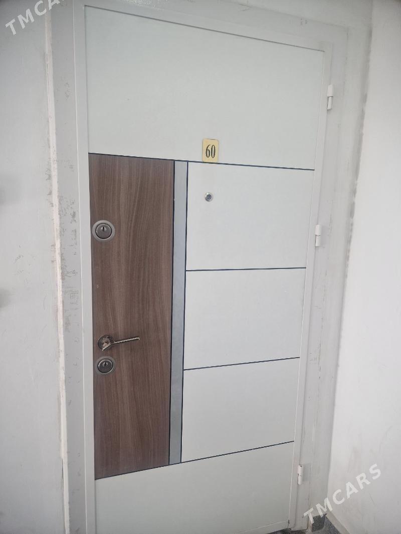 Satlyk daşky gapy - Гуртли - img 1