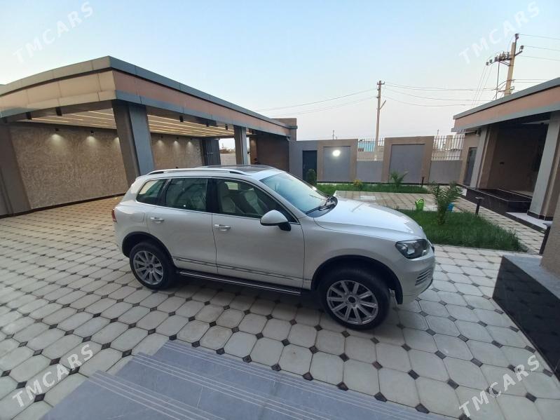 Volkswagen Touareg 2012 - 440 000 TMT - Ашхабад - img 2