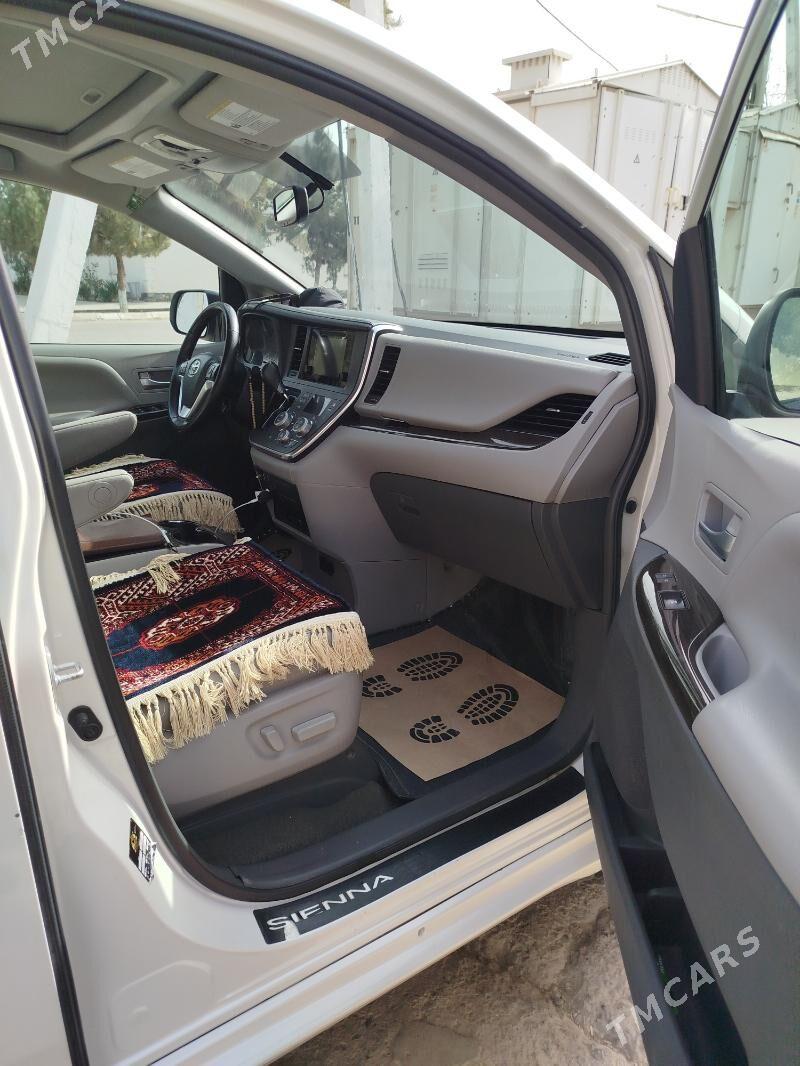 Toyota Sienna 2017 - 450 000 TMT - Türkmenabat - img 8