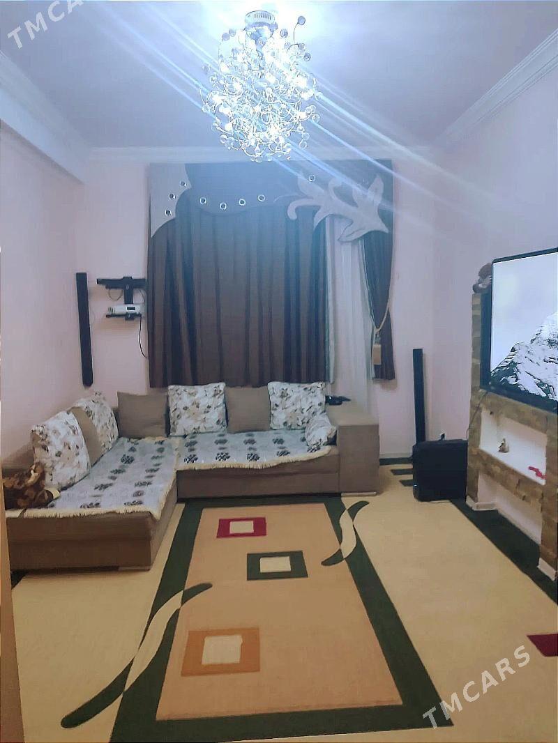 Центр - 3 ком. - 1 этаж - Ашхабад - img 1