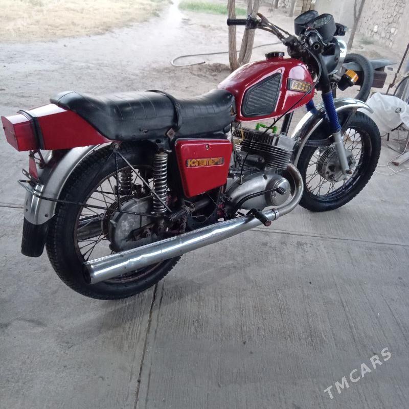 Iž Ýupiter 2022 - 16 000 TMT - Ak bugdaý etraby - img 4