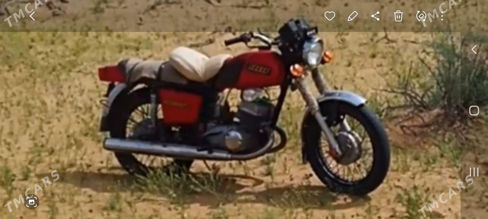 Iž Ýupiter 2022 - 16 000 TMT - Ak bugdaý etraby - img 1