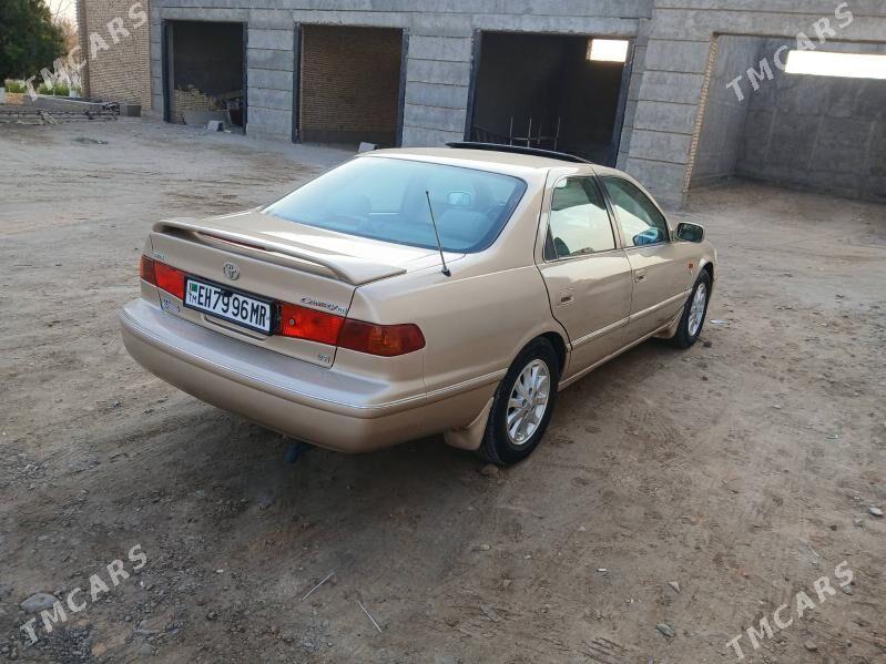 Toyota Camry 2000 - 163 000 TMT - Байрамали - img 2