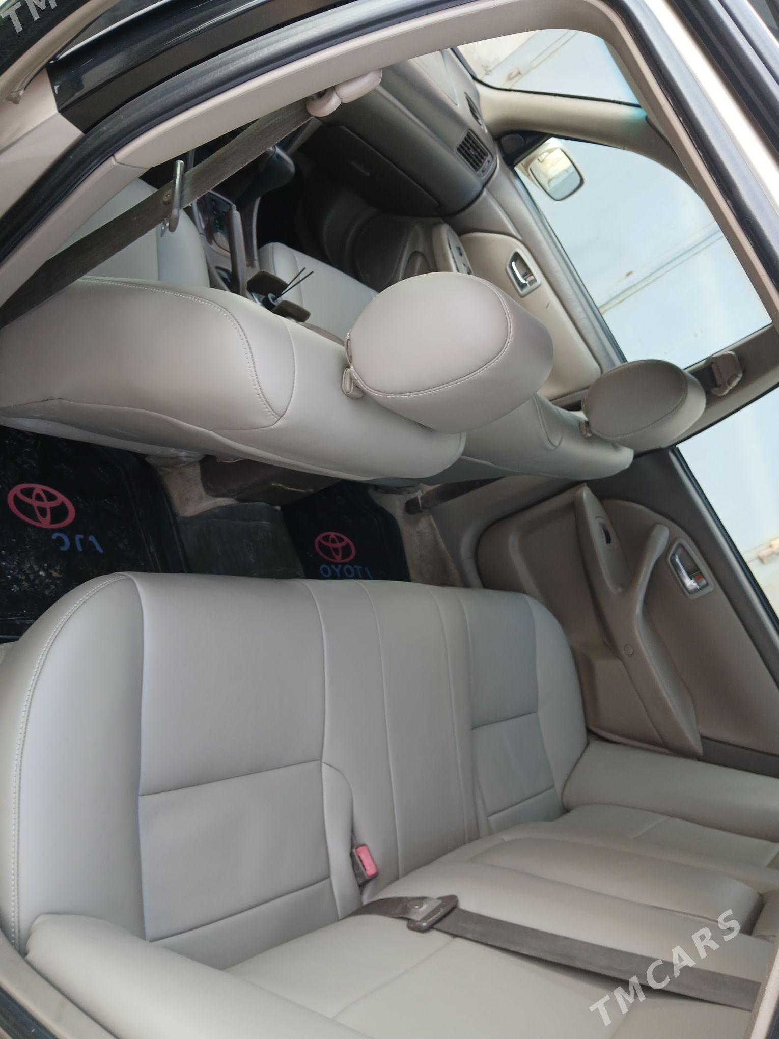 Toyota Camry 2000 - 163 000 TMT - Байрамали - img 3