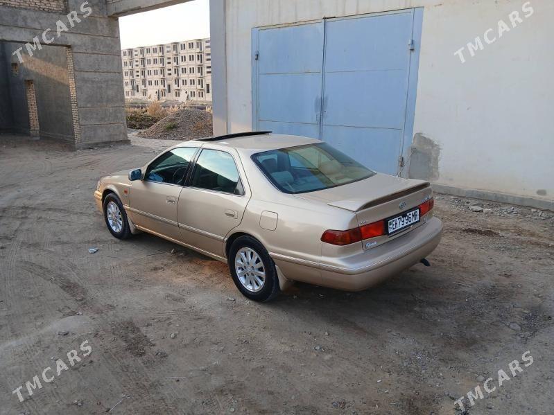Toyota Camry 2000 - 163 000 TMT - Байрамали - img 4