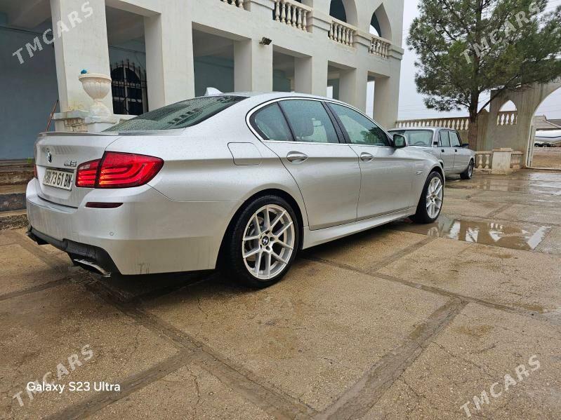 BMW F10 2011 - 375 000 TMT - Гумдаг - img 5