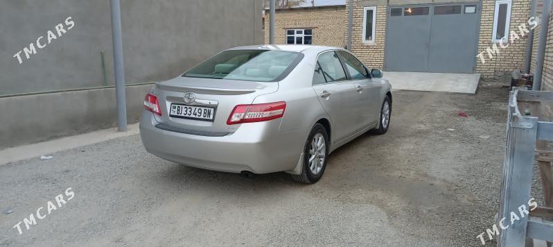 Toyota Camry 2011 - 225 000 TMT - Берекет - img 4