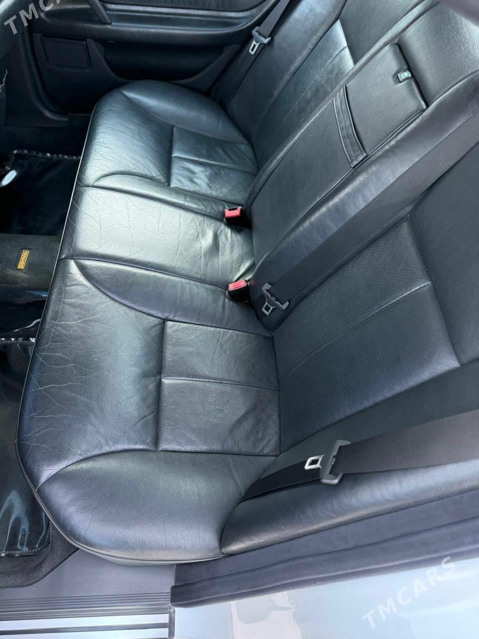 Mercedes-Benz E320 2000 - 145 000 TMT - Мургап - img 5