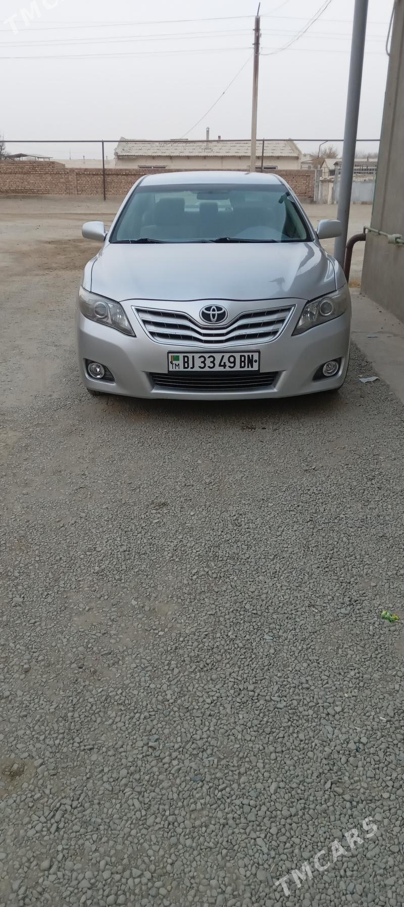 Toyota Camry 2011 - 225 000 TMT - Берекет - img 3