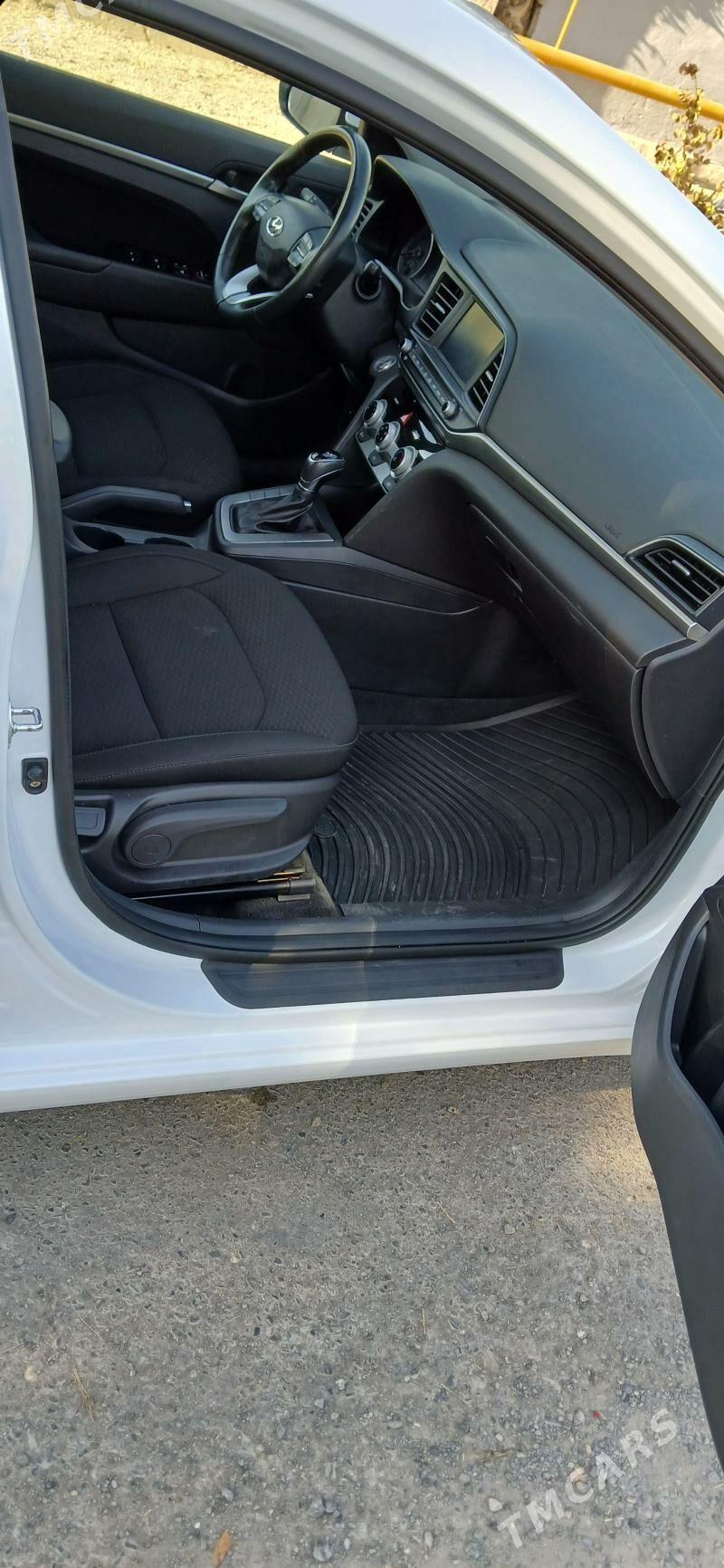 Hyundai Elantra 2020 - 225 000 TMT - Büzmeýin - img 6