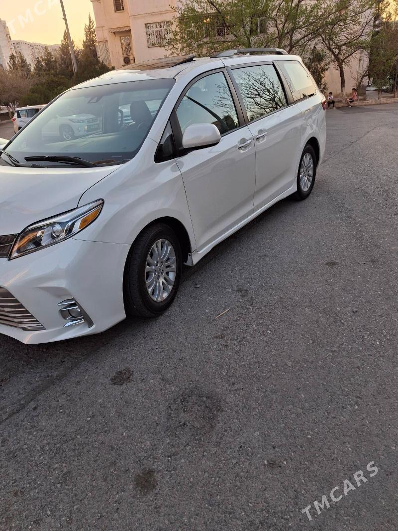 Toyota Sienna 2020 - 410 000 TMT - Ашхабад - img 4