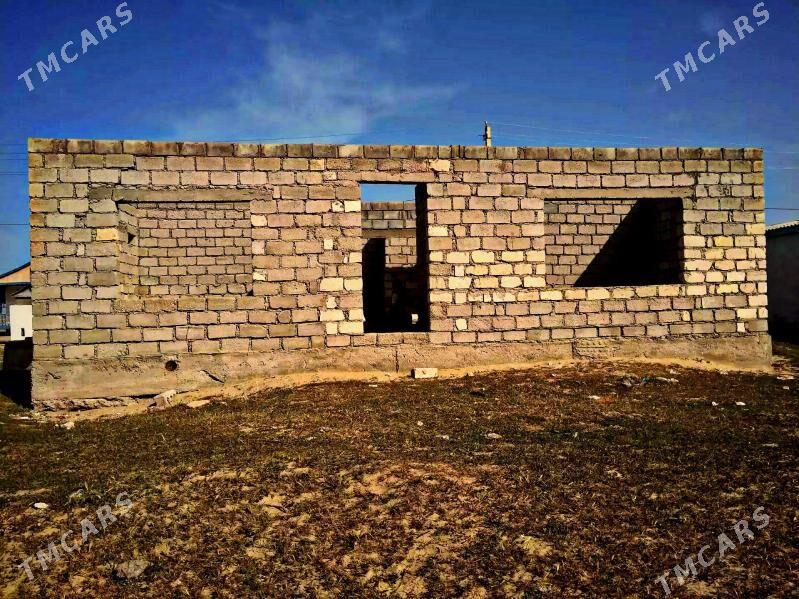 Jay - Esenguly - img 1