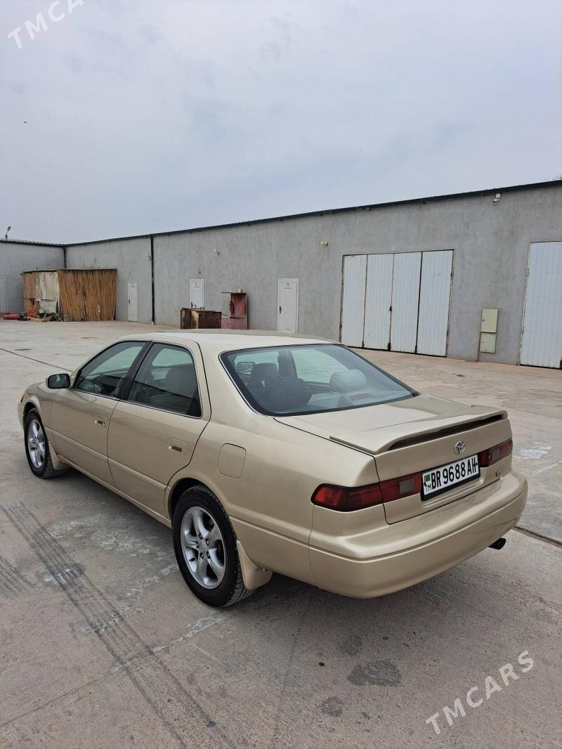 Toyota Camry 1999 - 140 000 TMT - Теджен - img 2