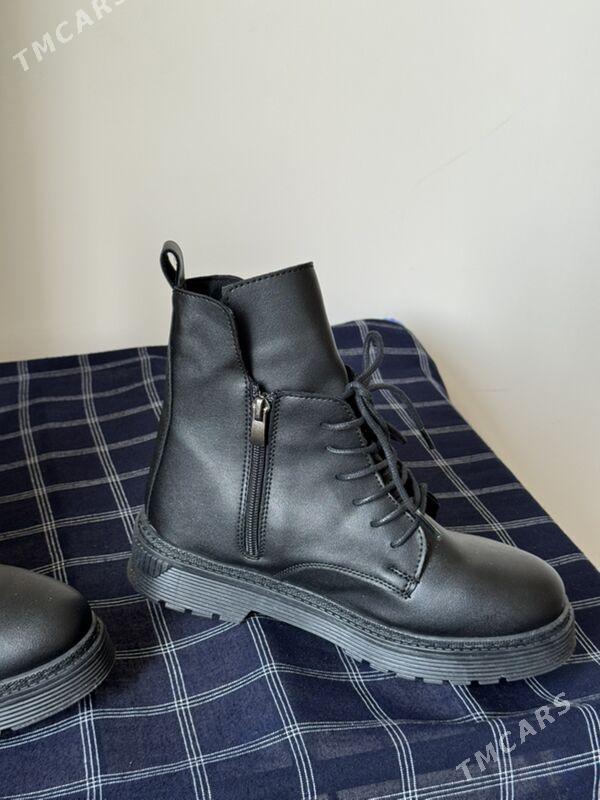 Сапоги/ädik - Moskowskiý köç. (10 ýyl abadançylyk şaýoly) - img 3