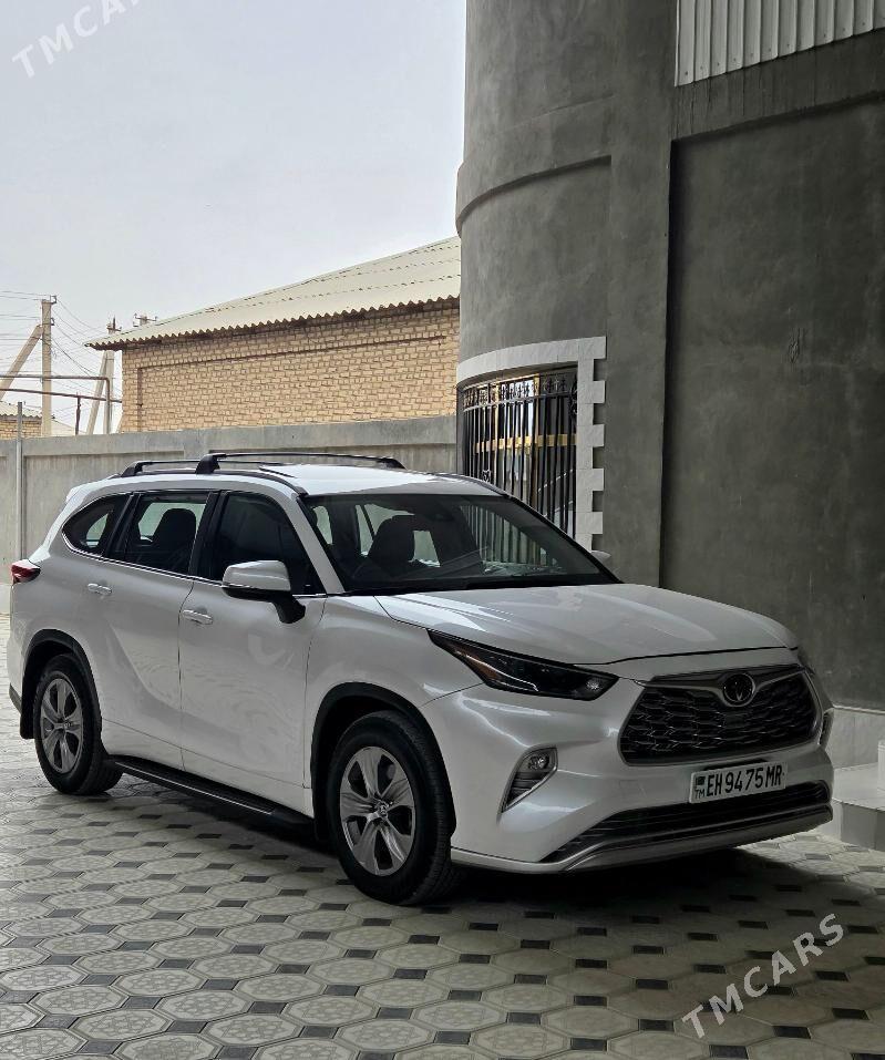 Toyota Highlander 2022 - 540 000 TMT - Мары - img 1