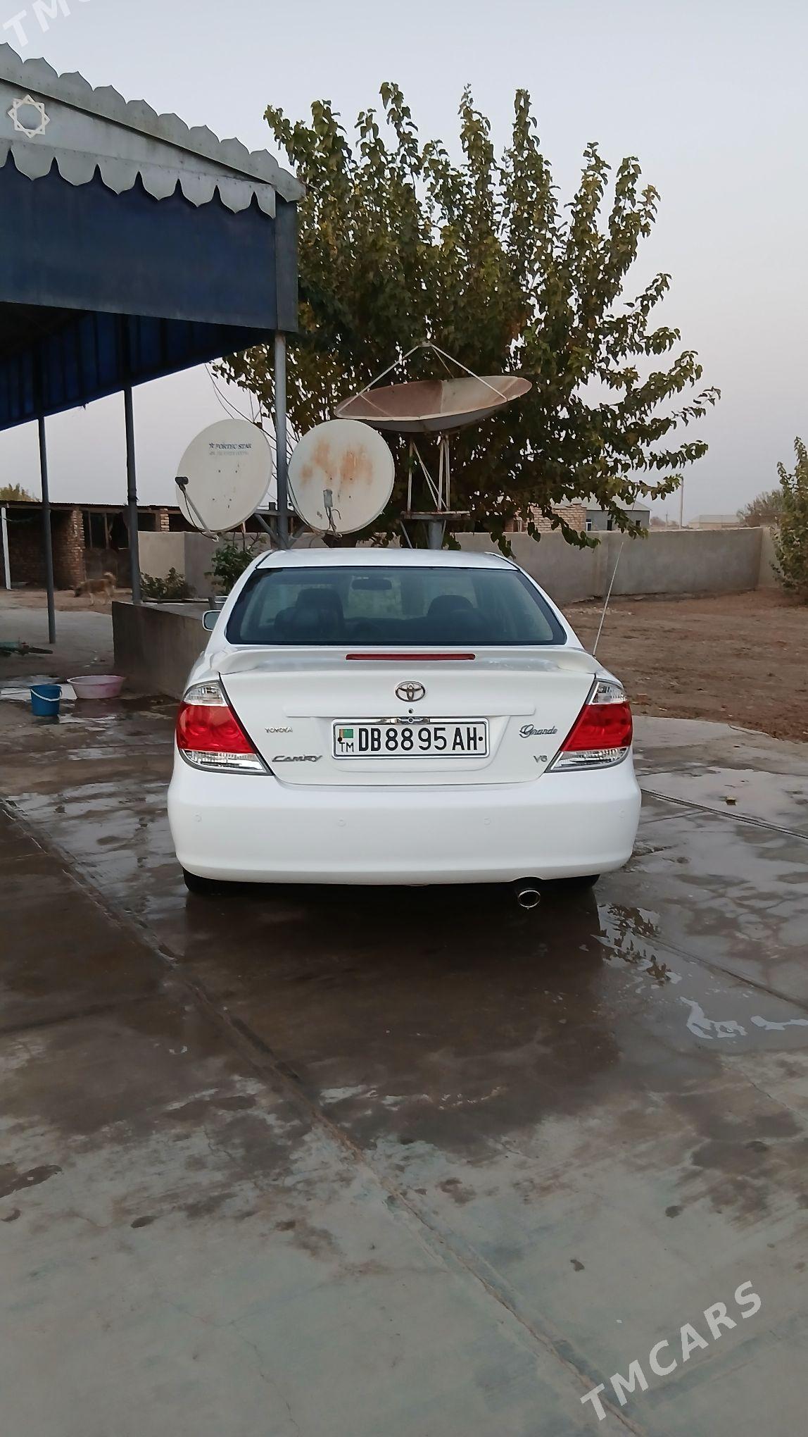 Toyota Camry 2002 - 160 000 TMT - Теджен - img 1