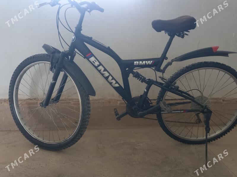 B M W - Керки - img 2