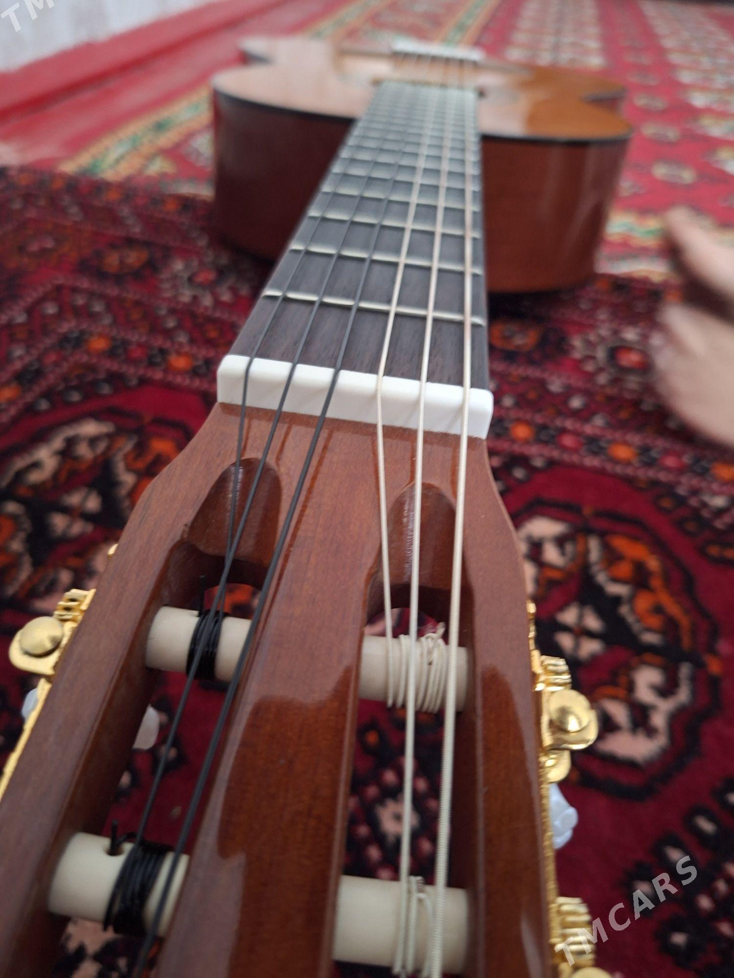 S 70 Yamaha Gitara - Mary - img 4