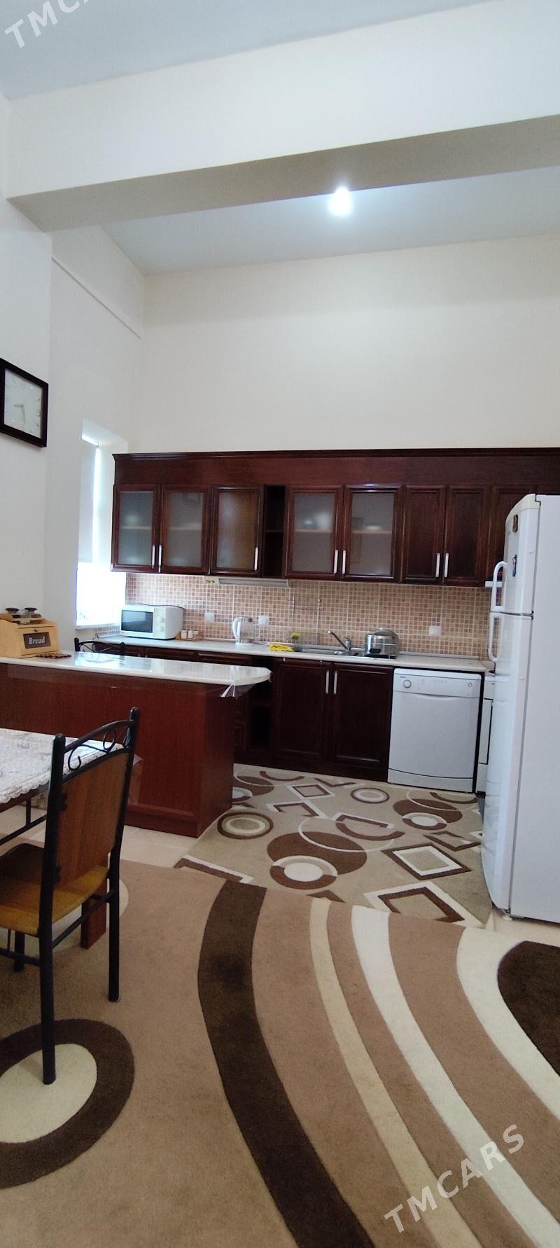 Аренда. Элитка. 4комн - Podwoýski köç. (Bitarap Türkmenistan şaýoly) - img 4