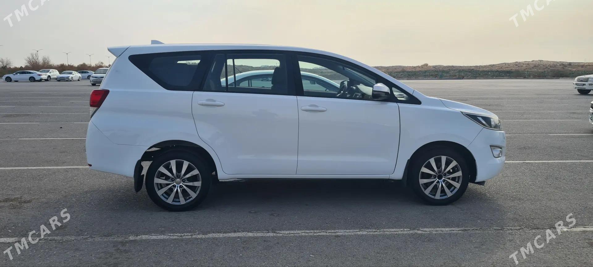 Toyota Innova 2020 - 275 000 TMT - Aşgabat - img 3