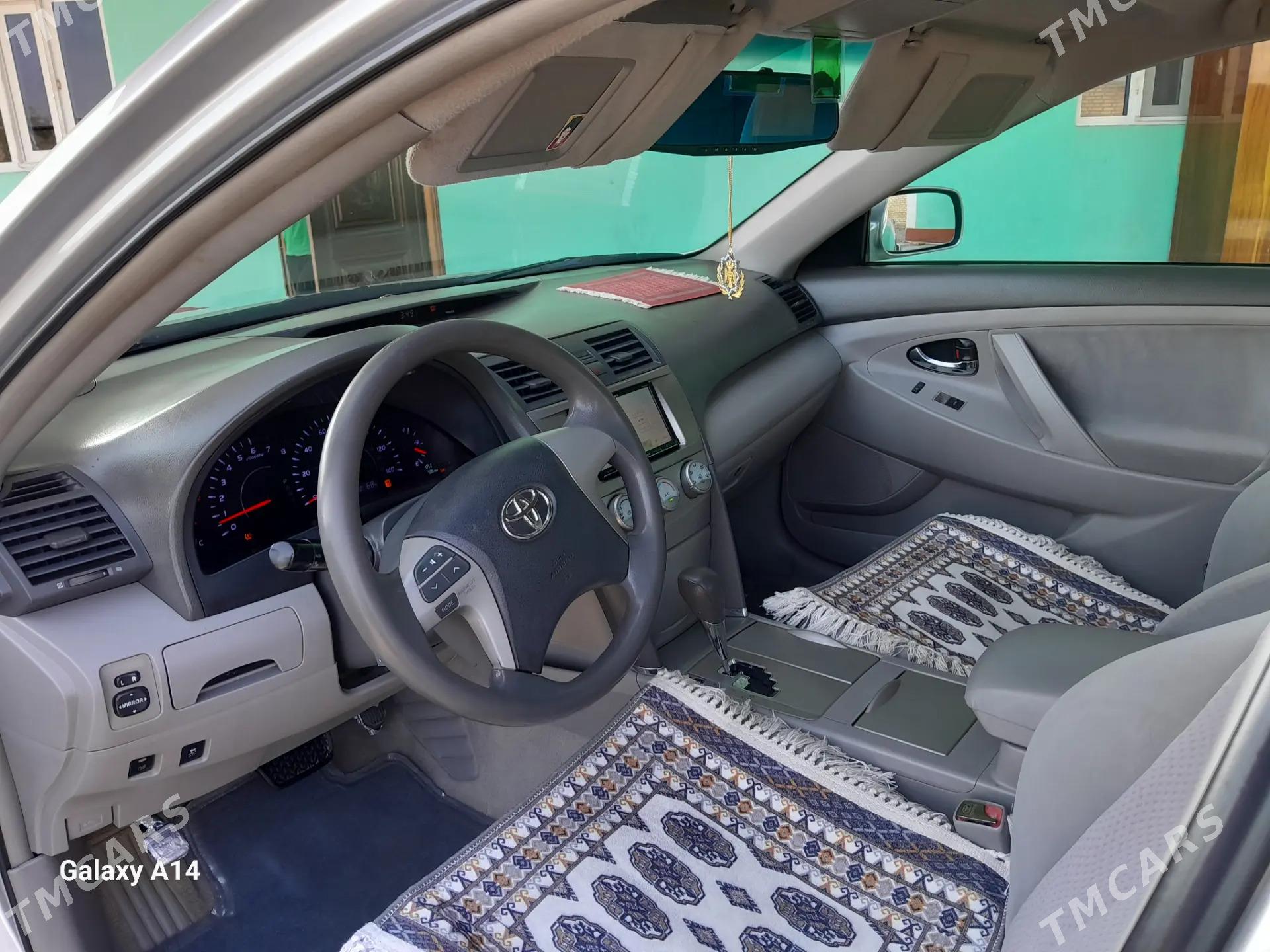 Toyota Camry 2010 - 195 000 TMT - Серахс - img 2