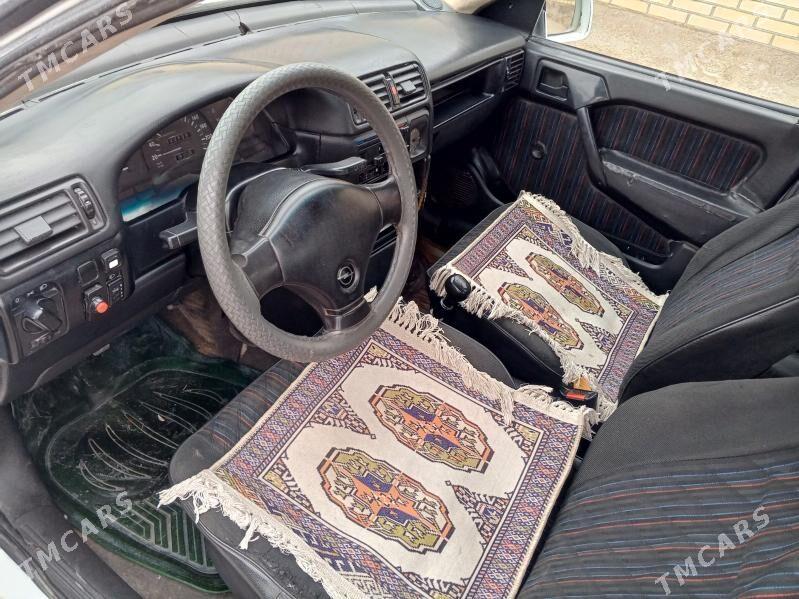 Opel Vectra 1990 - 32 000 TMT - Baýramaly - img 5