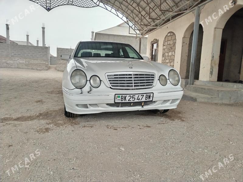 Mercedes-Benz E320 2000 - 90 000 TMT - Гумдаг - img 3
