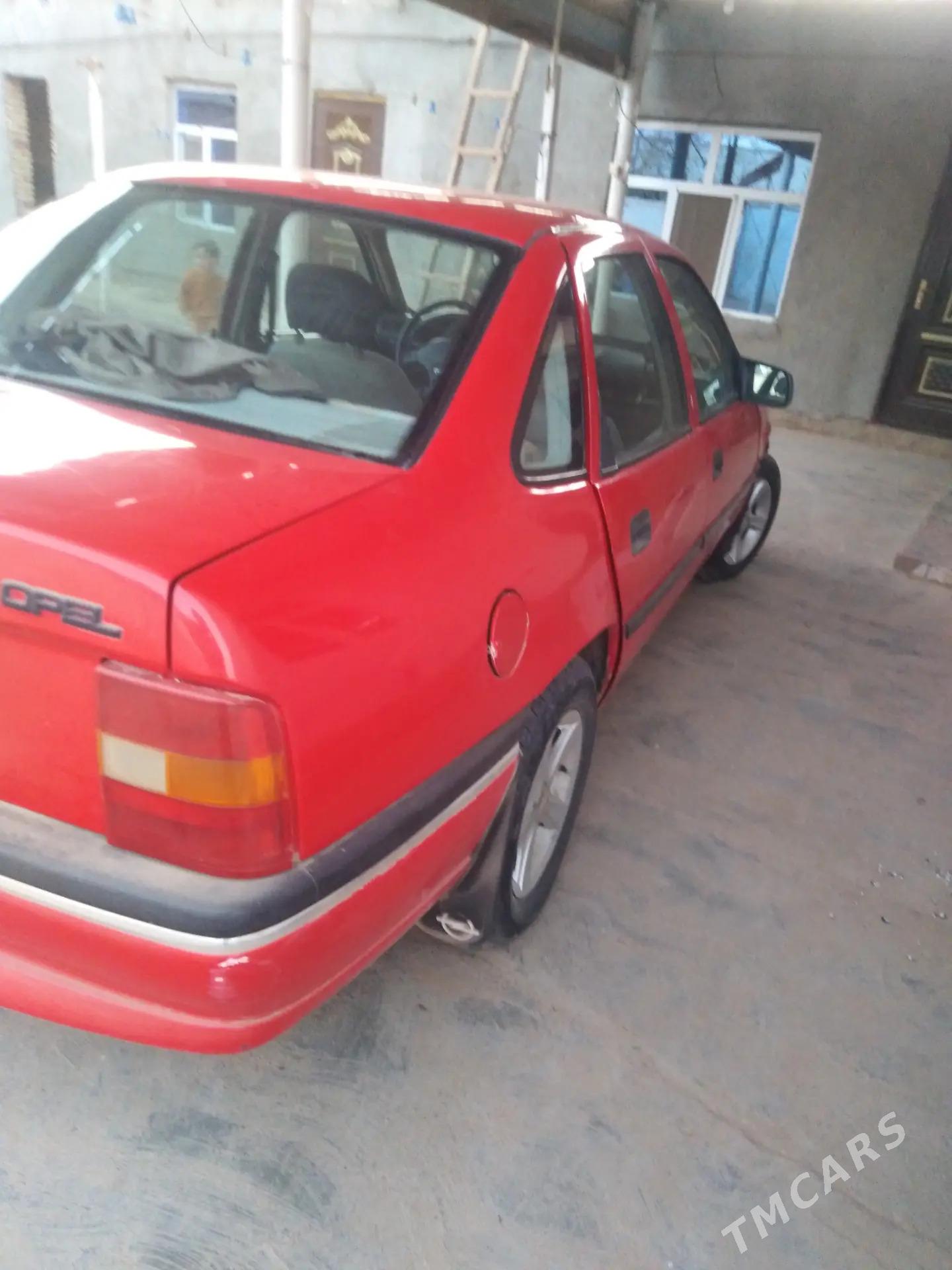 Opel Vectra 1992 - 35 000 TMT - Mary - img 2