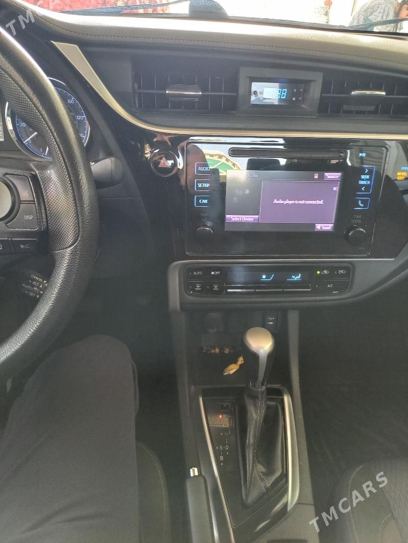 Toyota Corolla 2018 - 210 000 TMT - Бузмеин - img 3