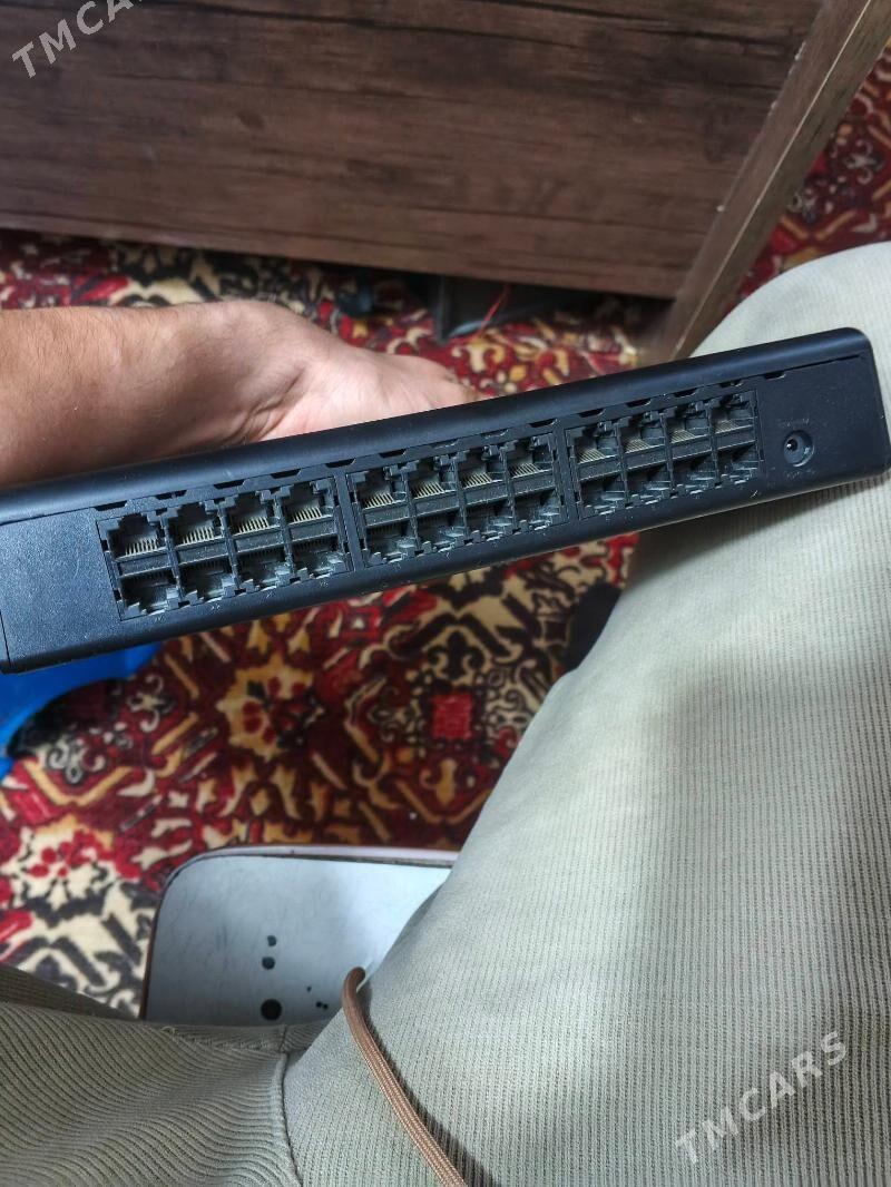 D-Link свитч 24 порта гигабид - Aşgabat - img 3