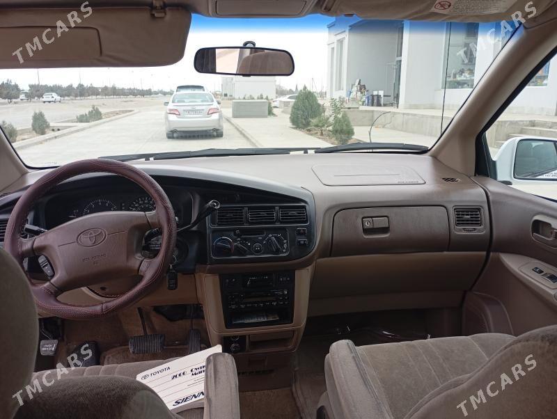 Toyota Sienna 2000 - 164 000 TMT - Bäherden - img 10