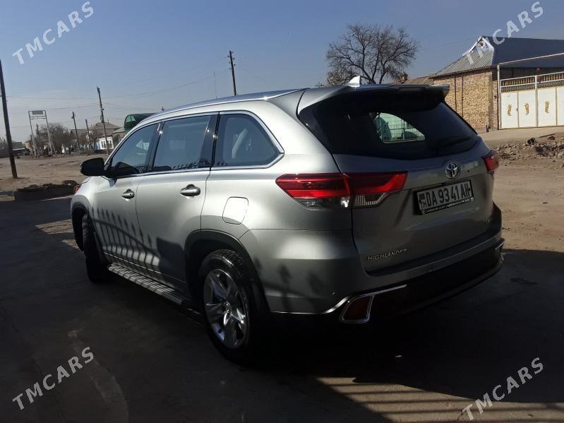 Toyota Highlander 2016 - 420 000 TMT - Теджен - img 9