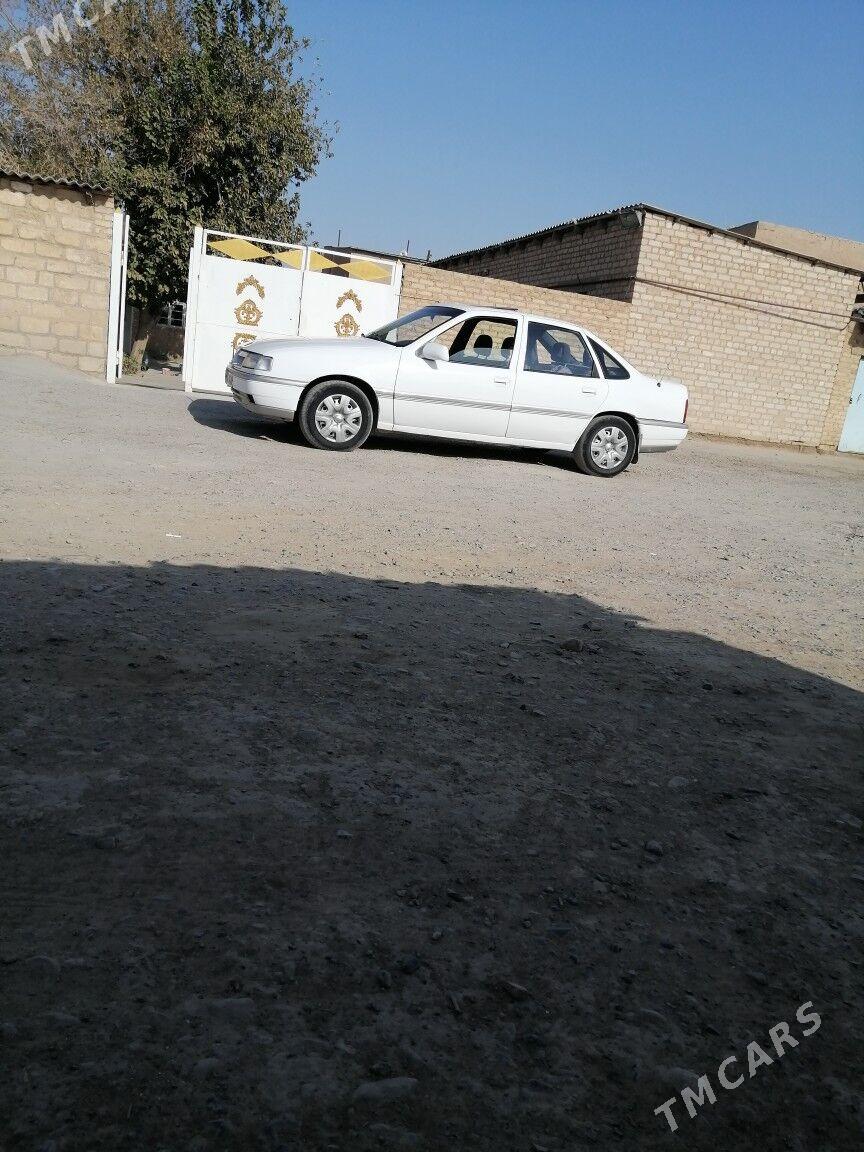 Opel Vectra 1990 - 28 000 TMT - Tejen - img 4