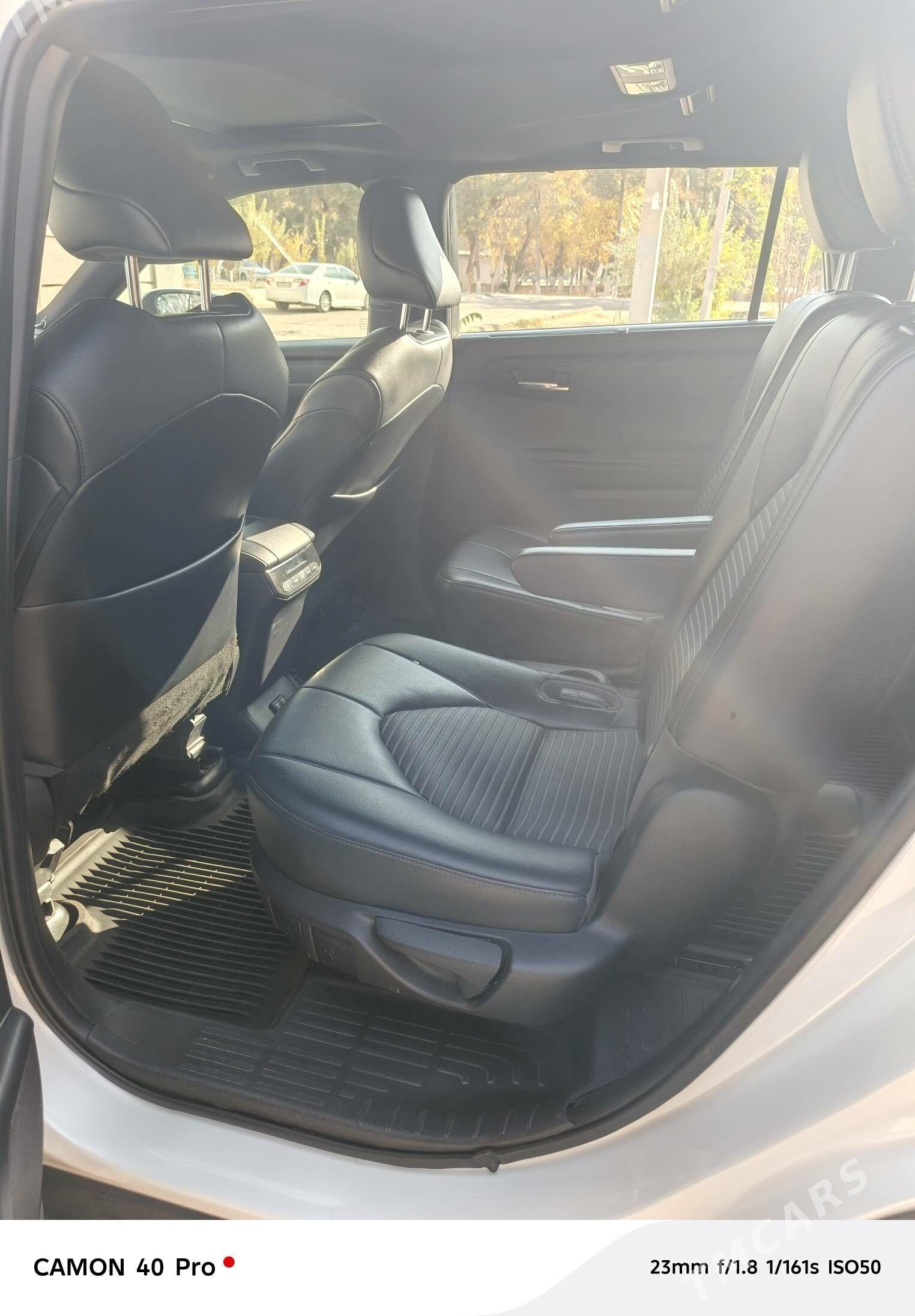 Toyota Highlander 2021 - 540 000 TMT - Ёлётен - img 6