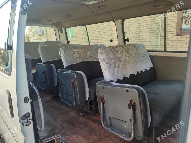 Nissan Urvan 2008 - 160 000 TMT - Сакарчага - img 6